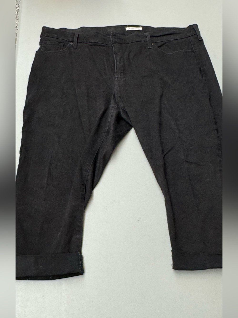 Levi's Women's Plus Size Black Denim Cropped Capri Jeans 311 shaping skinny 22w